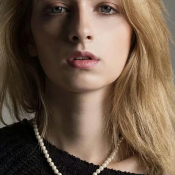 Authentic Vivienne Westwood Mini Bas Relief Pearl NEW  (Gold plate/Silver Plate) - Picture 7 of 15